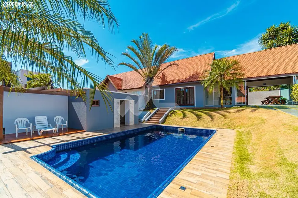 Sobrado com 3 quartos à venda e para alugar, 490m2 em Centro, Toledo - PR - imagem 3 Foto 3 de Sobrado com 3 quartos à venda e para alugar, 490m2 em Centro, Toledo - PR