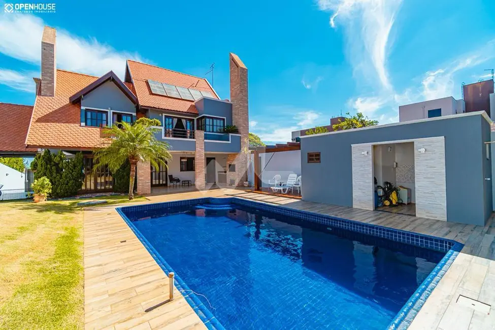 Sobrado com 3 quartos à venda e para alugar, 490m2 em Centro, Toledo - PR - imagem 2 Foto 2 de Sobrado com 3 quartos à venda e para alugar, 490m2 em Centro, Toledo - PR