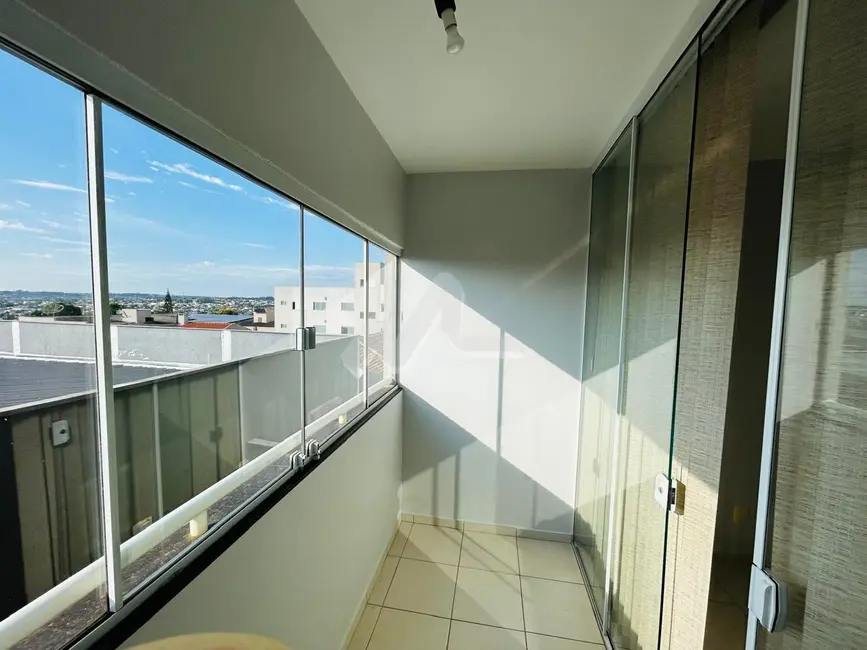 Foto 2 de Apartamento com 2 quartos para alugar, 68m2 em Centro, Toledo - PR