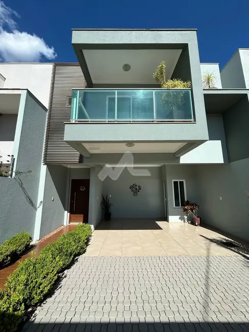Foto 1 de Sobrado com 2 quartos à venda, 170m2 em Jardim Gisela, Toledo - PR