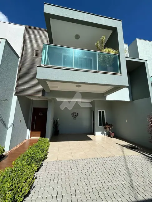 Foto 2 de Sobrado com 2 quartos à venda, 170m2 em Jardim Gisela, Toledo - PR