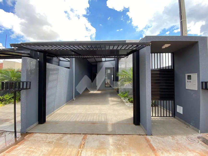 Foto 1 de Casa com 1 quarto à venda, 78m2 em Toledo - PR