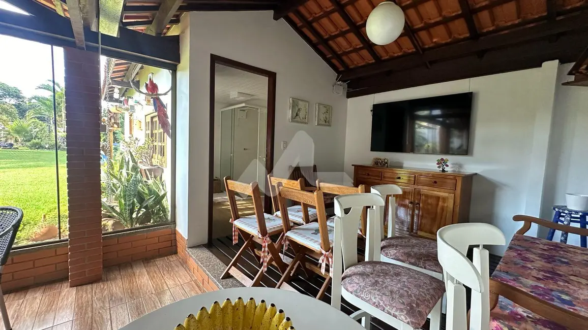 Casa com 3 quartos à venda, 200m2 em Vila Becker, Toledo - PR - imagem 8 Foto 8 de Casa com 3 quartos à venda, 200m2 em Vila Becker, Toledo - PR