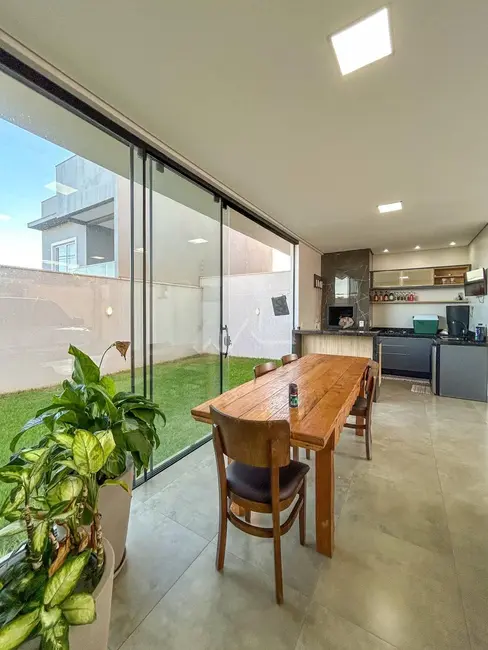 Sobrado com 2 quartos à venda, 156m2 em Jardim Concórdia, Toledo - PR - imagem 6 Foto 6 de Sobrado com 2 quartos à venda, 156m2 em Jardim Concórdia, Toledo - PR