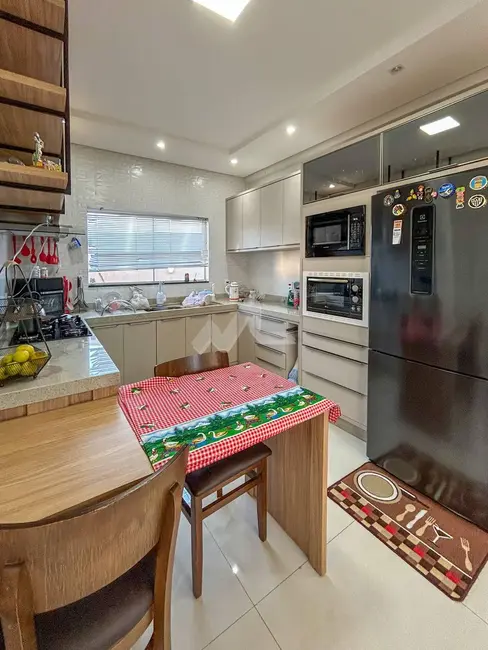 Sobrado com 2 quartos à venda, 156m2 em Jardim Concórdia, Toledo - PR - imagem 4 Foto 4 de Sobrado com 2 quartos à venda, 156m2 em Jardim Concórdia, Toledo - PR