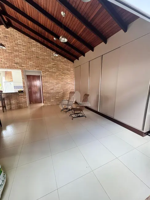 Casa com 4 quartos à venda, 168m2 em Vila Industrial, Toledo - PR - imagem 9 Foto 9 de Casa com 4 quartos à venda, 168m2 em Vila Industrial, Toledo - PR