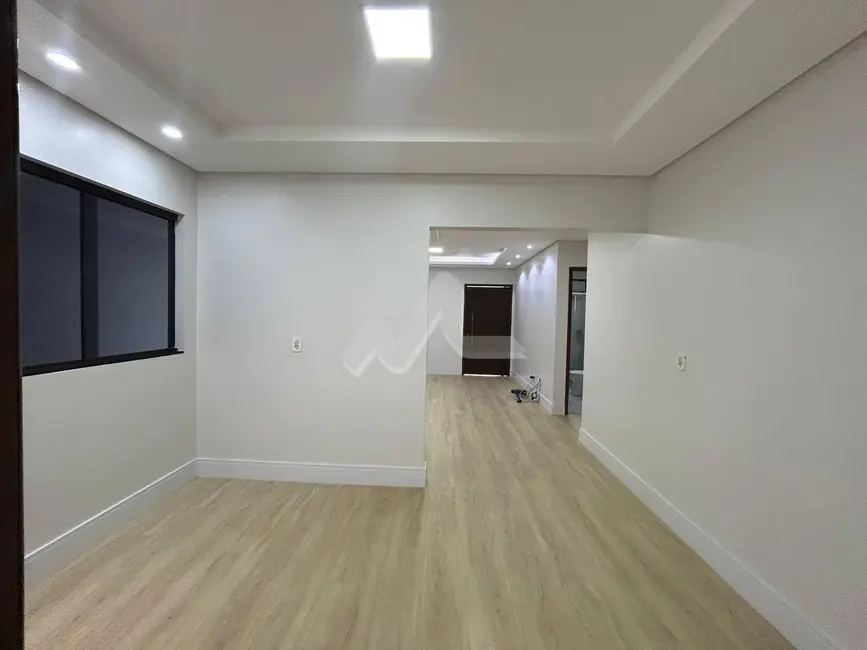 Foto 7 de Casa com 4 quartos à venda, 275m2 em Jardim Pancera, Toledo - PR
