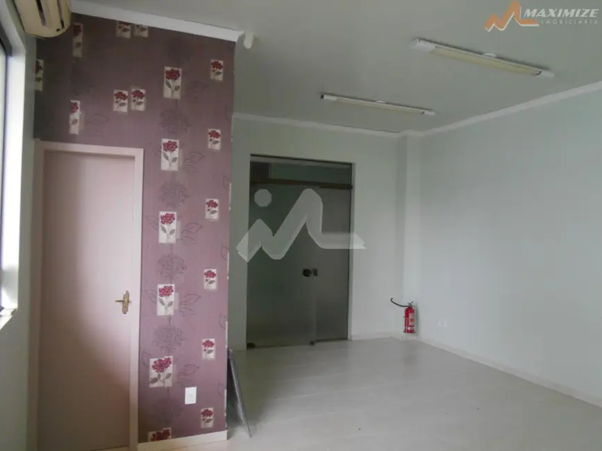 Sala Comercial para alugar, 35m2 em Centro, Toledo - PR - imagem 7 Foto 7 de Sala Comercial para alugar, 35m2 em Centro, Toledo - PR
