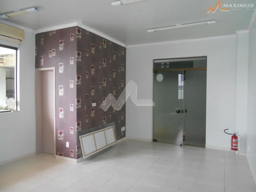 Sala Comercial para alugar, 35m2 em Centro, Toledo - PR - imagem 6 Foto 6 de Sala Comercial para alugar, 35m2 em Centro, Toledo - PR