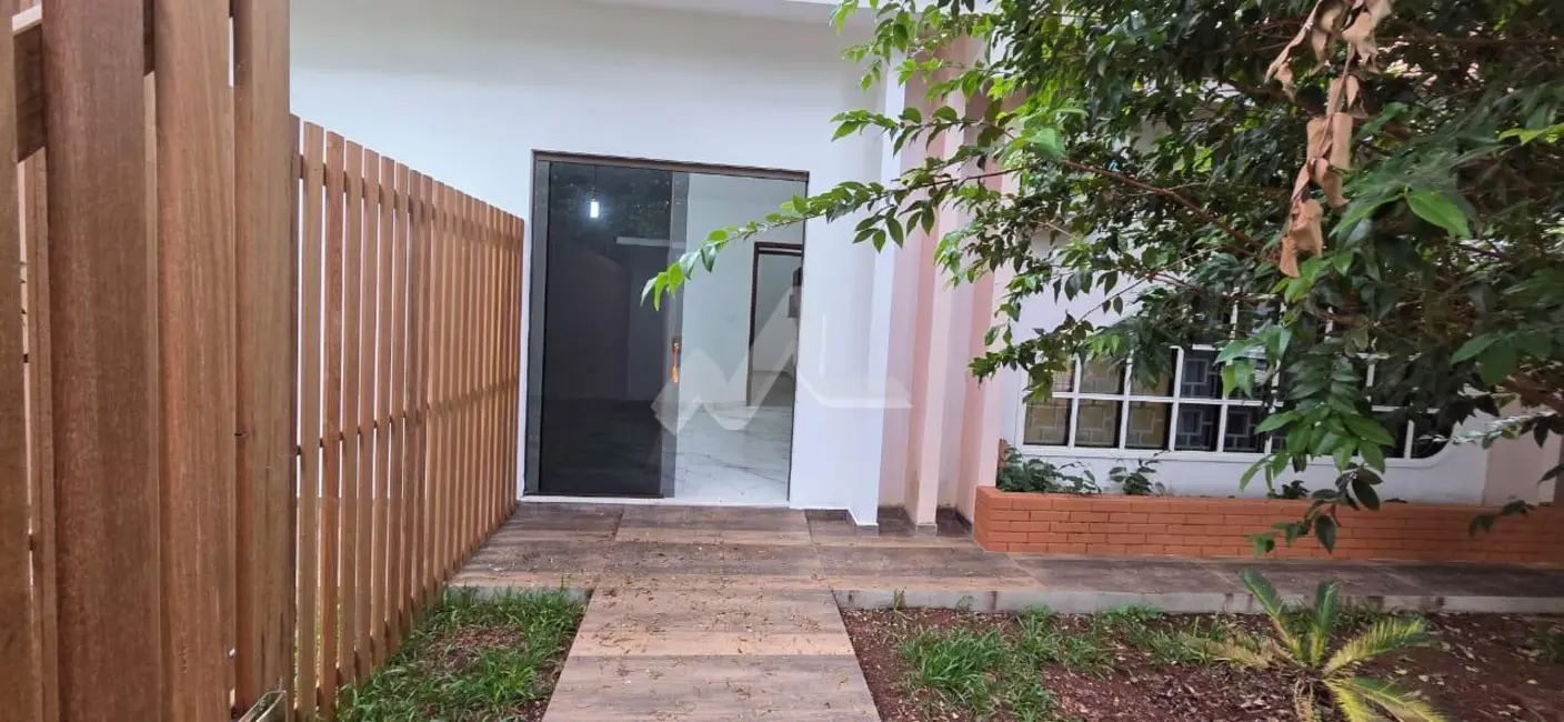 Sala Comercial para alugar, 70m2 em Centro, Toledo - PR - imagem 2 Foto 2 de Sala Comercial para alugar, 70m2 em Centro, Toledo - PR