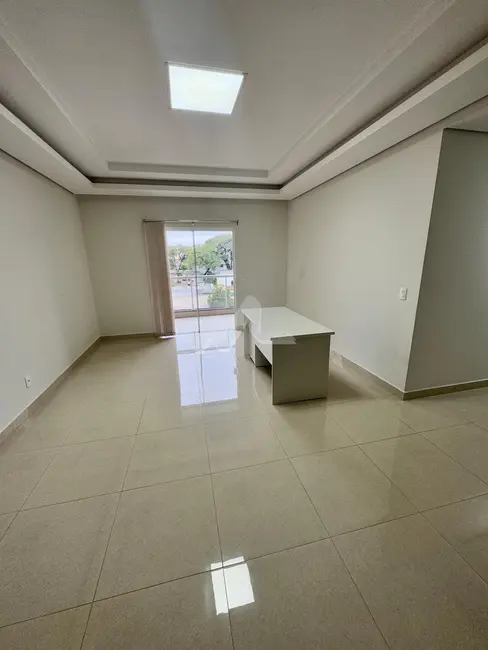 Apartamento com 2 quartos para alugar em Centro, Toledo - PR - imagem 3 Foto 3 de Apartamento com 2 quartos para alugar em Centro, Toledo - PR