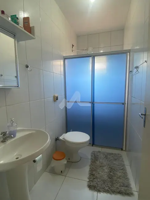 Casa com 2 quartos à venda, 99m2 em Jardim Gisela, Toledo - PR - imagem 3 Foto 3 de Casa com 2 quartos à venda, 99m2 em Jardim Gisela, Toledo - PR