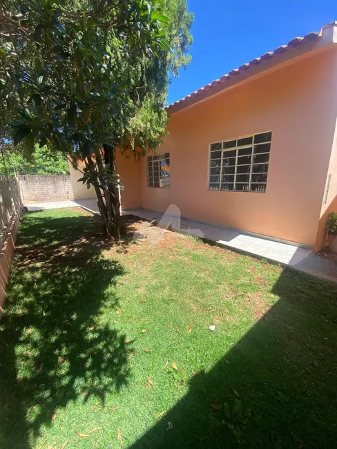 Casa com 2 quartos à venda, 99m2 em Jardim Gisela, Toledo - PR - imagem 3 Foto 3 de Casa com 2 quartos à venda, 99m2 em Jardim Gisela, Toledo - PR