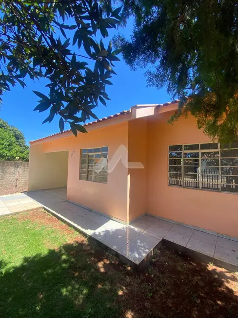 Casa com 2 quartos à venda, 99m2 em Jardim Gisela, Toledo - PR - imagem 1 Foto 1 de Casa com 2 quartos à venda, 99m2 em Jardim Gisela, Toledo - PR