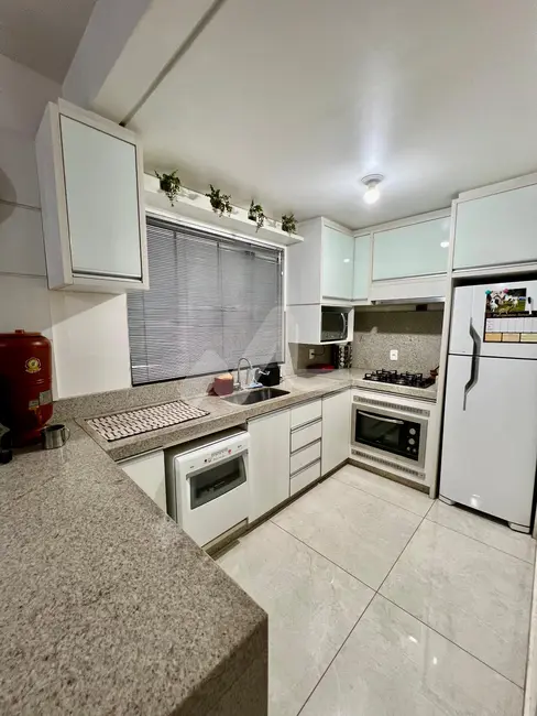 Sobrado com 2 quartos à venda, 98m2 em Jardim Pancera, Toledo - PR - imagem 9 Foto 9 de Sobrado com 2 quartos à venda, 98m2 em Jardim Pancera, Toledo - PR