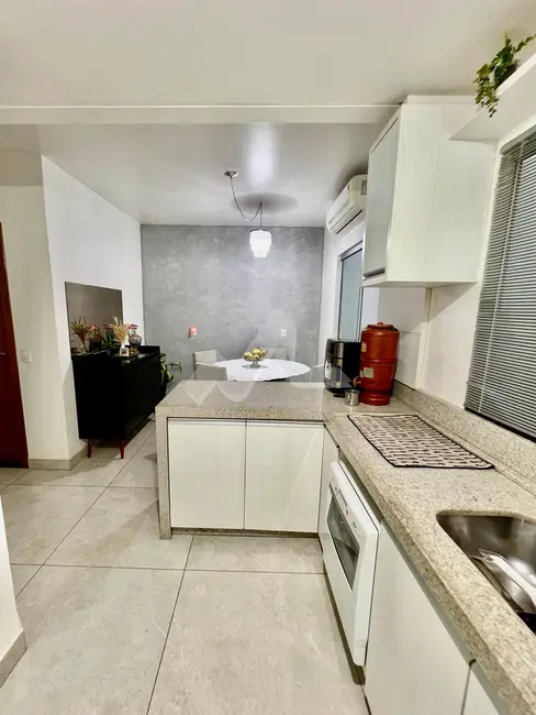 Sobrado com 2 quartos à venda, 98m2 em Jardim Pancera, Toledo - PR - imagem 8 Foto 8 de Sobrado com 2 quartos à venda, 98m2 em Jardim Pancera, Toledo - PR