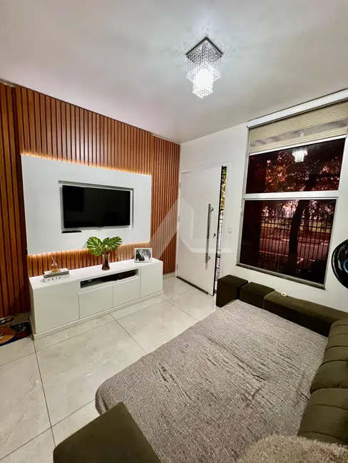 Sobrado com 2 quartos à venda, 98m2 em Jardim Pancera, Toledo - PR - imagem 4 Foto 4 de Sobrado com 2 quartos à venda, 98m2 em Jardim Pancera, Toledo - PR