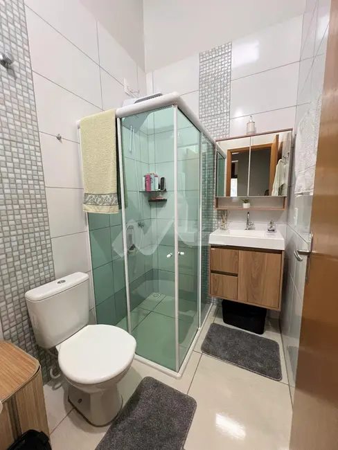 Casa com 3 quartos à venda, 116m2 em Jardim Coopagro, Toledo - PR - imagem 6 Foto 6 de Casa com 3 quartos à venda, 116m2 em Jardim Coopagro, Toledo - PR