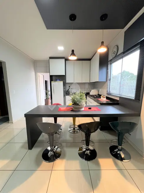 Foto 2 de Casa com 3 quartos à venda, 116m2 em Jardim Coopagro, Toledo - PR
