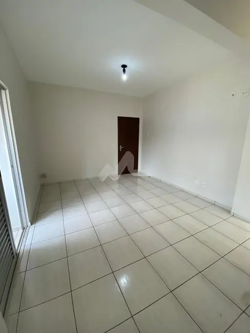 Apartamento com 1 quarto para alugar em Centro, Toledo - PR - imagem 7 Foto 7 de Apartamento com 1 quarto para alugar em Centro, Toledo - PR
