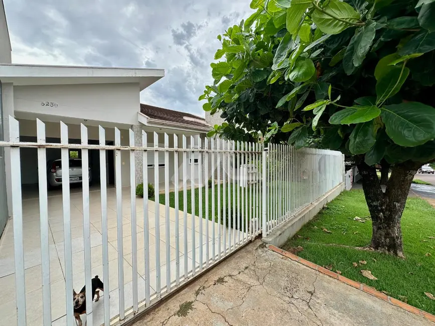 Foto 2 de Casa com 1 quarto à venda, 138m2 em Jardim Gisela, Toledo - PR