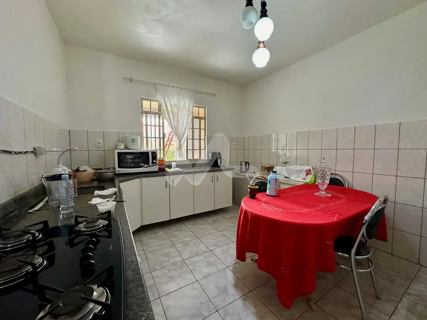 Casa com 1 quarto à venda, 138m2 em Jardim Gisela, Toledo - PR - imagem 9 Foto 9 de Casa com 1 quarto à venda, 138m2 em Jardim Gisela, Toledo - PR