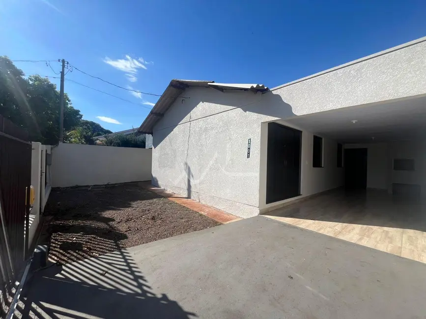 Foto 4 de Casa com 3 quartos para alugar, 83m2 em Jardim Gisela, Toledo - PR