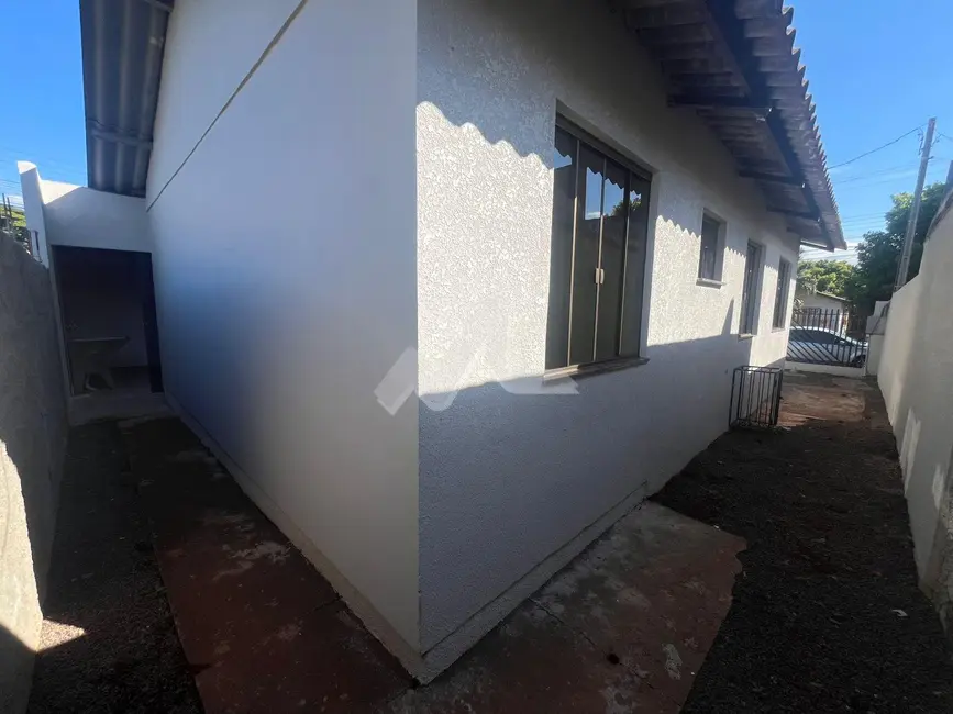 Foto 6 de Casa com 3 quartos para alugar, 83m2 em Jardim Gisela, Toledo - PR