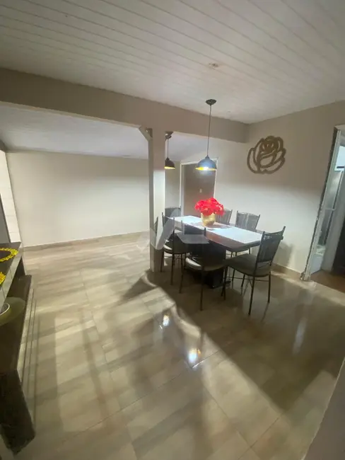 Casa à venda em Vila Pioneiro, Toledo - PR - imagem 12 Foto 12 de Casa à venda em Vila Pioneiro, Toledo - PR