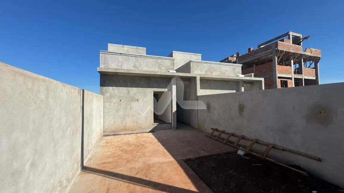Casa com 2 quartos à venda, 54m2 em Jardim Coopagro, Toledo - PR - imagem 2 Foto 2 de Casa com 2 quartos à venda, 54m2 em Jardim Coopagro, Toledo - PR