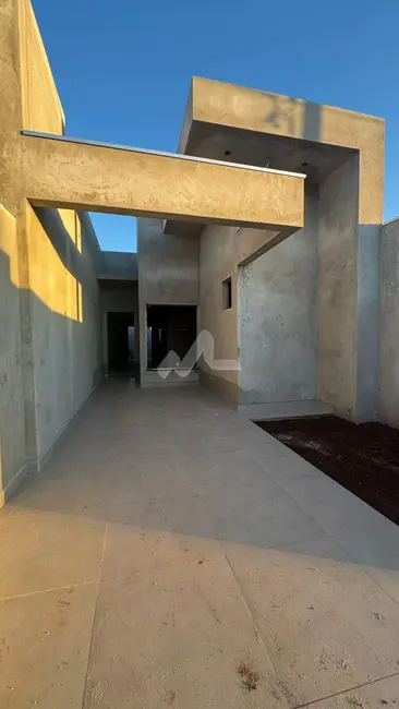 Foto 1 de Casa com 2 quartos à venda, 67m2 em Jardim Coopagro, Toledo - PR
