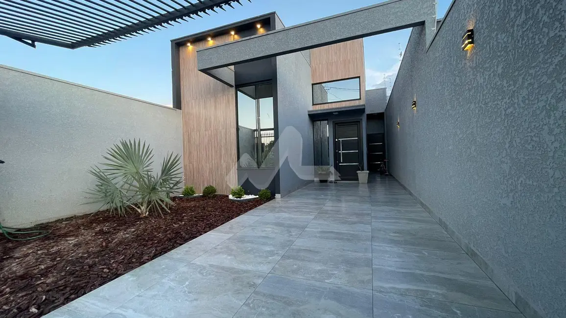 Foto 1 de Casa com 2 quartos à venda, 105m2 em Vila Becker, Toledo - PR