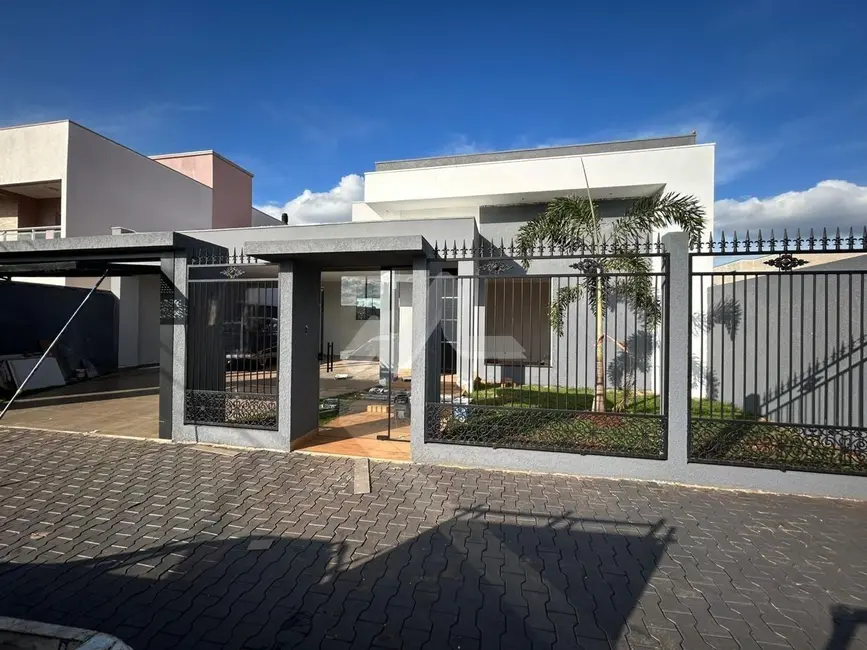 Foto 1 de Casa à venda, 187m2 em Jardim Gisela, Toledo - PR