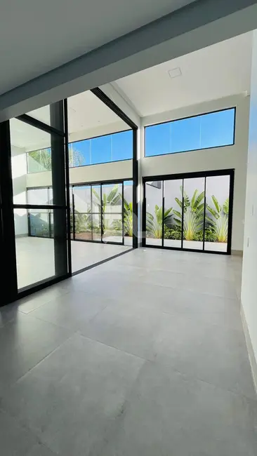 Casa com 2 quartos à venda, 143m2 em Jardim Gisela, Toledo - PR - imagem 5 Foto 5 de Casa com 2 quartos à venda, 143m2 em Jardim Gisela, Toledo - PR