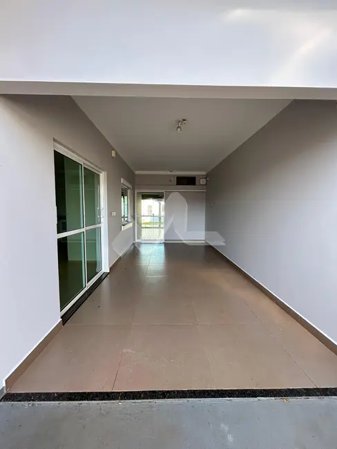 Casa com 2 quartos à venda, 209m2 em Jardim Pancera, Toledo - PR - imagem 4 Foto 4 de Casa com 2 quartos à venda, 209m2 em Jardim Pancera, Toledo - PR