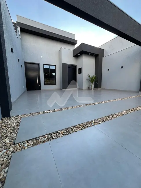 Foto 1 de Casa com 2 quartos à venda, 105m2 em Vila Becker, Toledo - PR