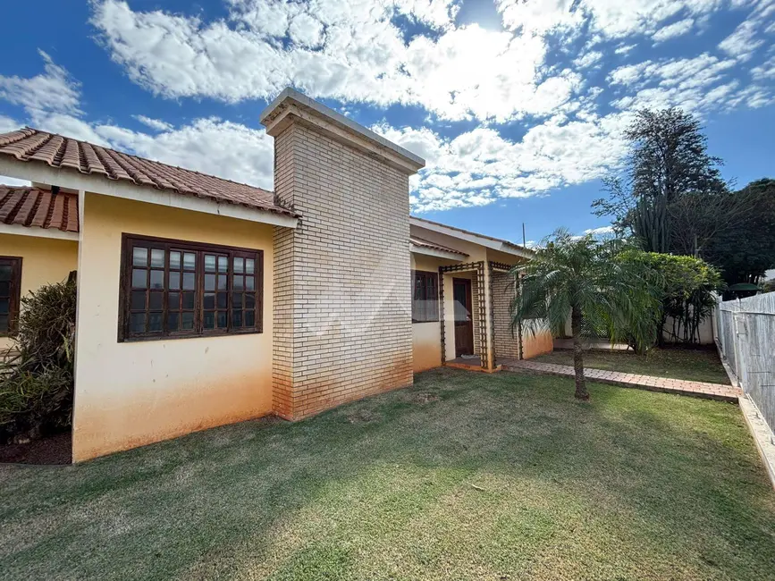 Casa com 3 quartos à venda, 242m2 em Jardim Pancera, Toledo - PR - imagem 9 Foto 9 de Casa com 3 quartos à venda, 242m2 em Jardim Pancera, Toledo - PR