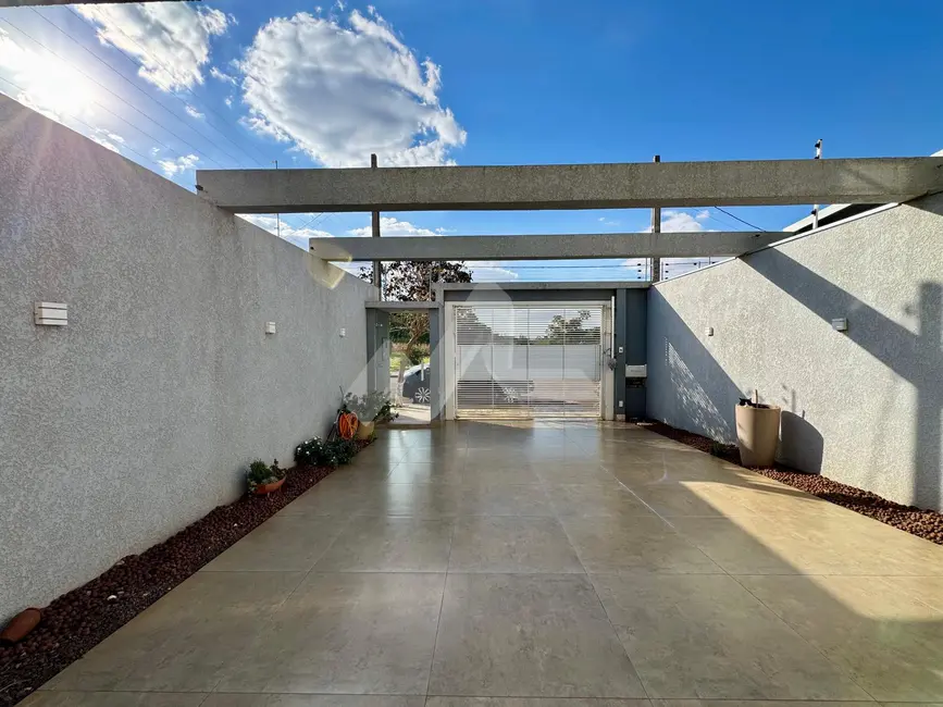 Sobrado com 4 quartos à venda, 164m2 em Jardim Gisela, Toledo - PR - imagem 5 Foto 5 de Sobrado com 4 quartos à venda, 164m2 em Jardim Gisela, Toledo - PR