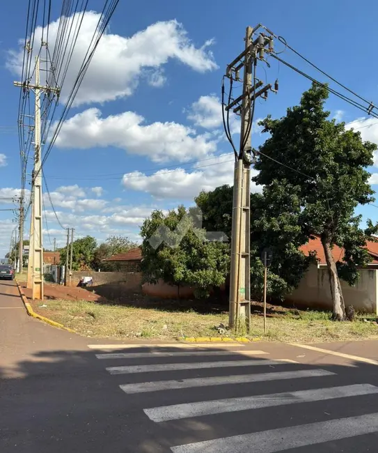 Foto 2 de Terreno / Lote à venda, 283m2 em Vila Becker, Toledo - PR