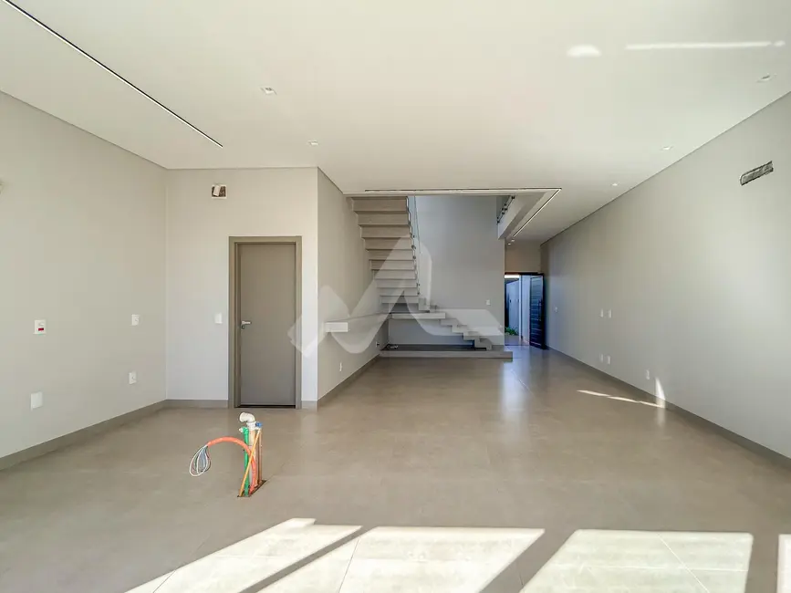 Sobrado com 3 quartos à venda, 171m2 em Tocantins, Toledo - PR - imagem 7 Foto 7 de Sobrado com 3 quartos à venda, 171m2 em Tocantins, Toledo - PR
