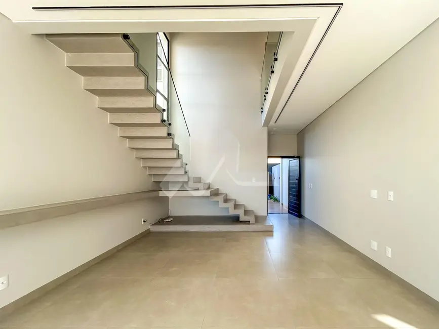 Sobrado com 3 quartos à venda, 171m2 em Tocantins, Toledo - PR - imagem 5 Foto 5 de Sobrado com 3 quartos à venda, 171m2 em Tocantins, Toledo - PR