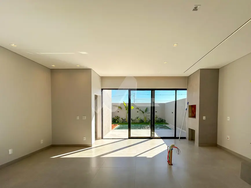 Sobrado com 3 quartos à venda, 171m2 em Tocantins, Toledo - PR - imagem 6 Foto 6 de Sobrado com 3 quartos à venda, 171m2 em Tocantins, Toledo - PR
