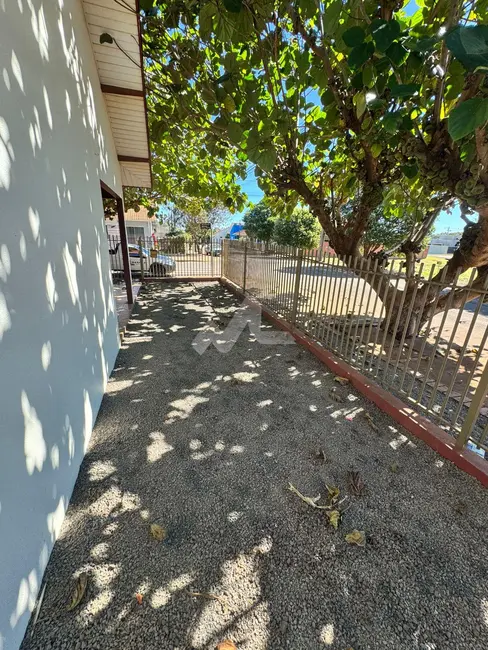 Foto 4 de Casa com 2 quartos para alugar, 49m2 em Jardim Coopagro, Toledo - PR
