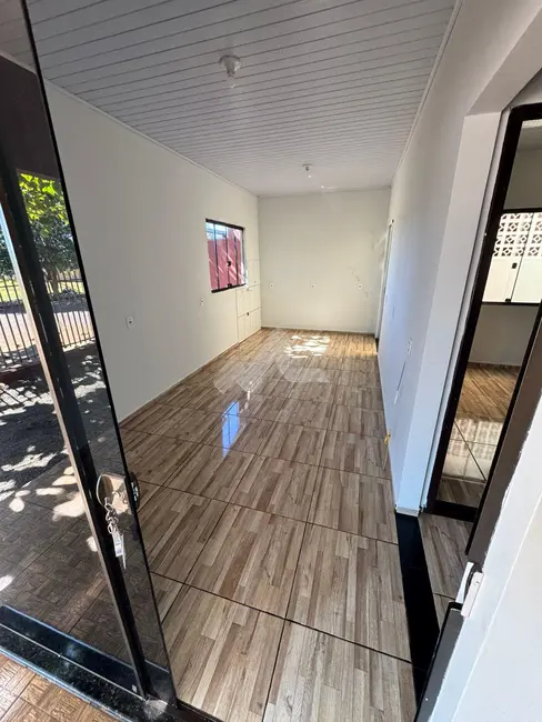 Foto 5 de Casa com 2 quartos para alugar, 49m2 em Jardim Coopagro, Toledo - PR