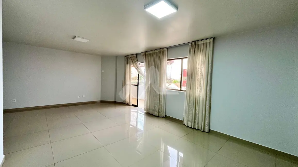Apartamento com 2 quartos à venda e para alugar, 152m2 em Centro, Toledo - PR - imagem 4 Foto 4 de Apartamento com 2 quartos à venda e para alugar, 152m2 em Centro, Toledo - PR
