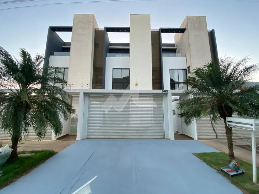 Sobrado à venda, 124m2 em Jardim Gisela, Toledo - PR - imagem 1 Foto 1 de Sobrado à venda, 124m2 em Jardim Gisela, Toledo - PR