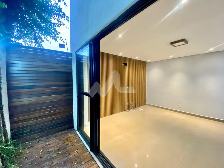 Sobrado à venda, 124m2 em Jardim Gisela, Toledo - PR - imagem 5 Foto 5 de Sobrado à venda, 124m2 em Jardim Gisela, Toledo - PR