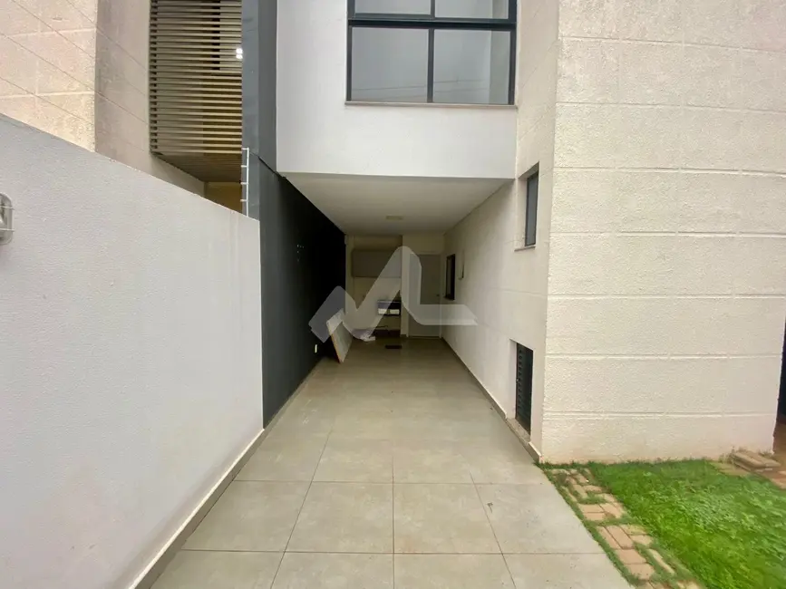 Sobrado à venda, 124m2 em Jardim Gisela, Toledo - PR - imagem 2 Foto 2 de Sobrado à venda, 124m2 em Jardim Gisela, Toledo - PR