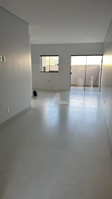 Casa com 1 quarto à venda, 125m2 em Jardim Coopagro, Toledo - PR - imagem 4 Foto 4 de Casa com 1 quarto à venda, 125m2 em Jardim Coopagro, Toledo - PR