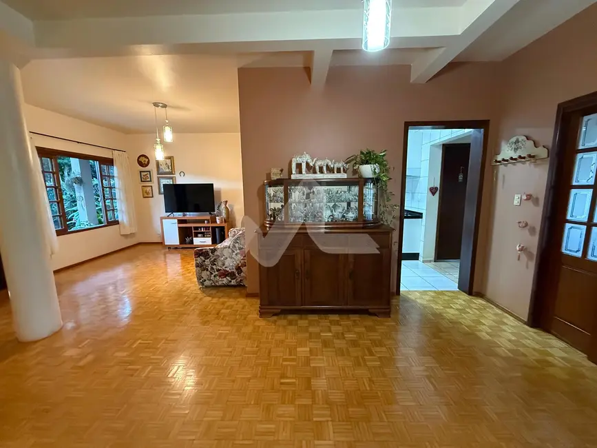 Sobrado com 2 quartos para alugar, 172m2 em Jardim Pancera, Toledo - PR - imagem 9 Foto 9 de Sobrado com 2 quartos para alugar, 172m2 em Jardim Pancera, Toledo - PR